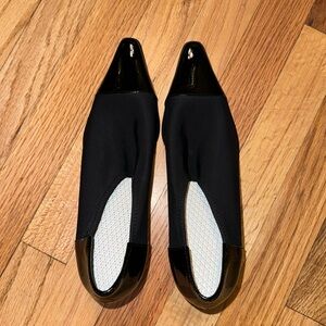 Donald J Pliner - black heels - size 8.5.